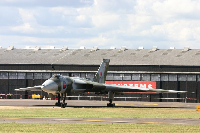 XH558 - Vulcan 003.jpg