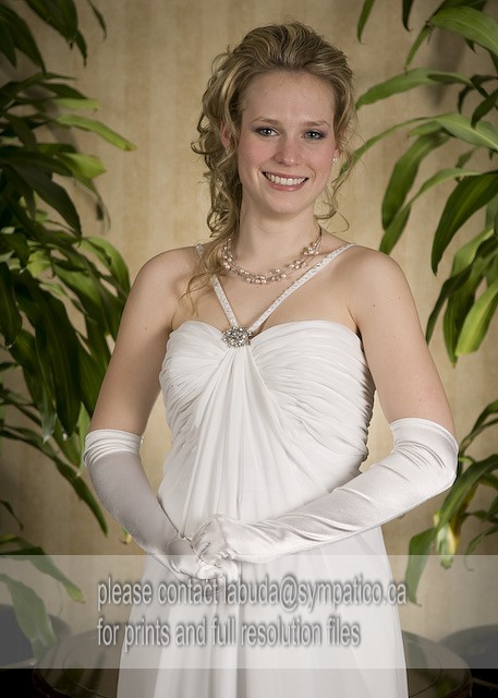 CB2008145-.jpg