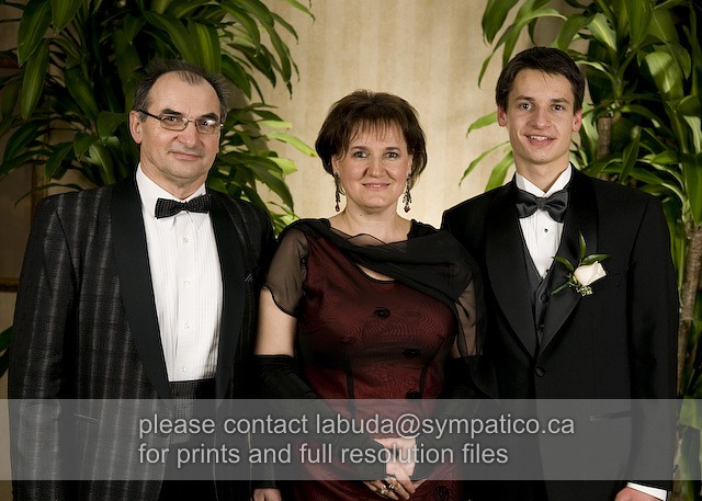 CB2008168-.jpg