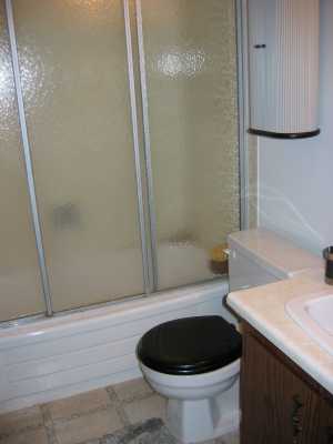 2nd floor Bathroom