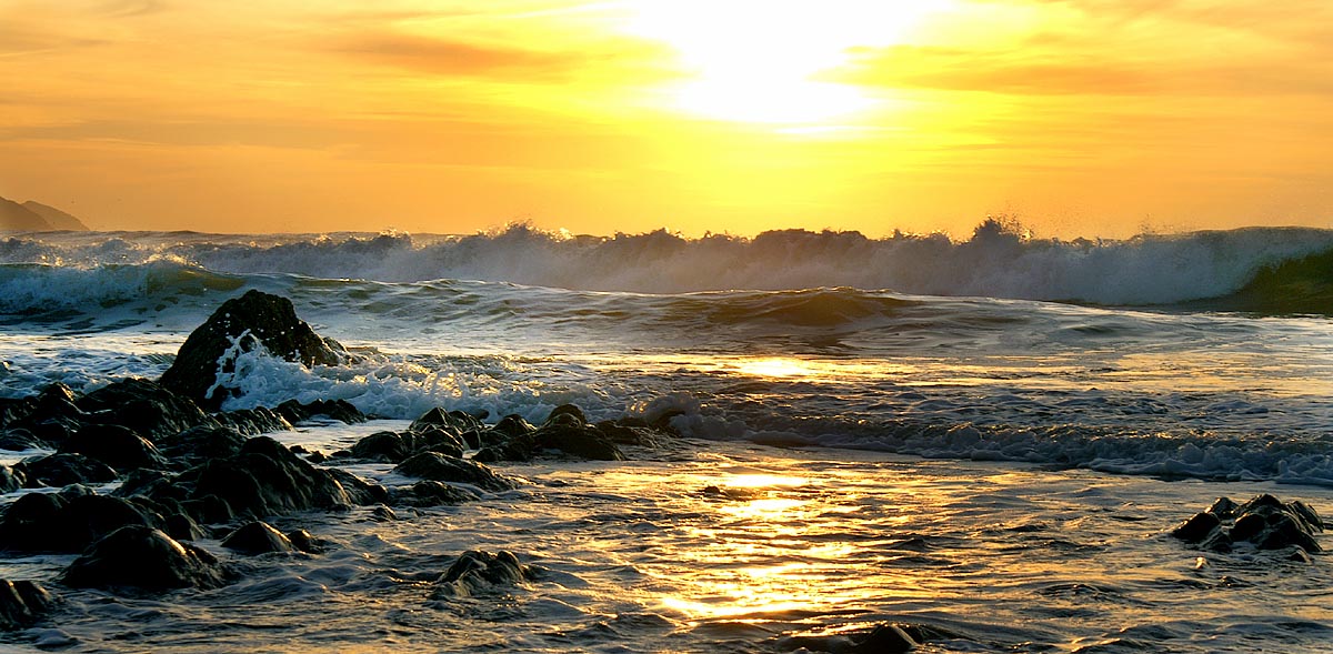Widemouth Bay - Sunset and Surf 