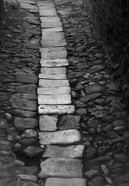 Beaulieu Alleyway