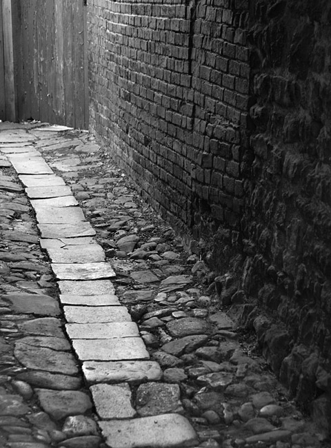 Beaulieu Alleyway