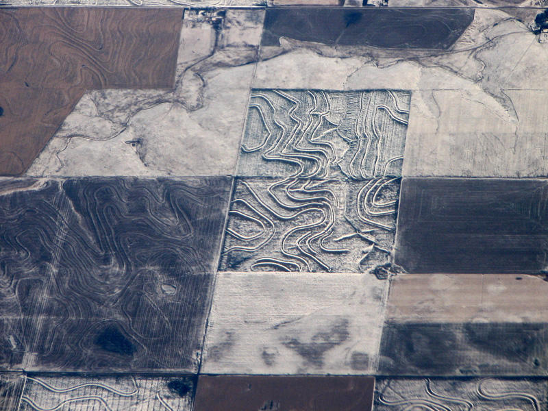 Winter pattern on the ground
