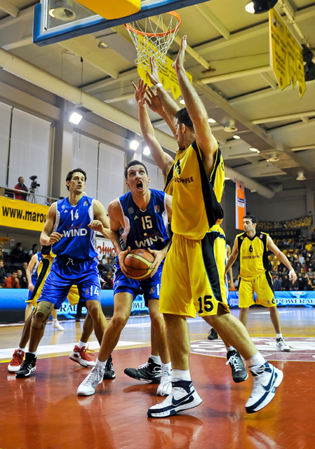 vs PANELLHNIOS