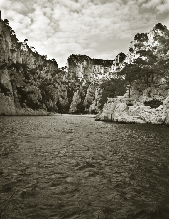 AU FOND DE LA CALANQUE