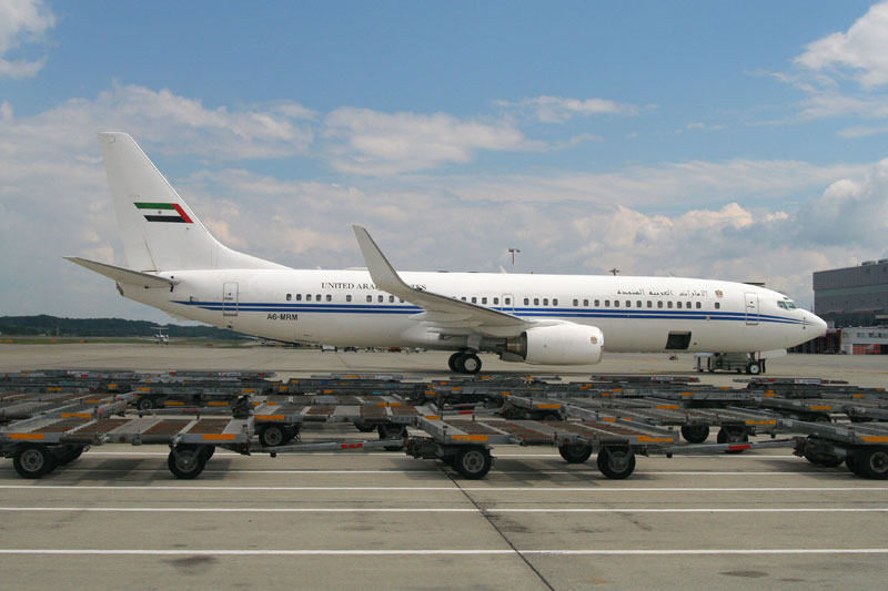 B737-8ECw_A6MRM_DUB_801.jpg