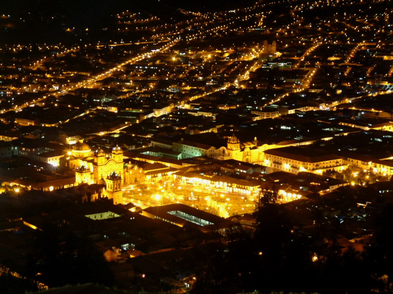 Cuscos Plaza de Armas by night