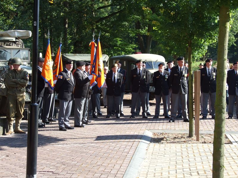 Dutch veterans were also present. Bond van Wapenbroeders Venray, Weert, Ospel.