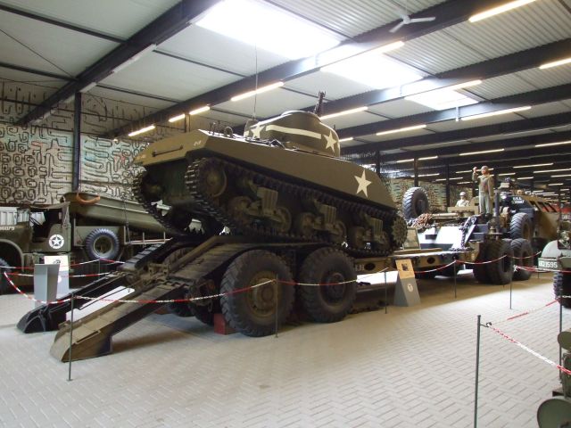 1881 M25 trailer with Sherman M4A4
