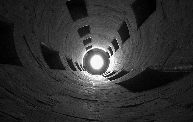 dark tunnel (*)