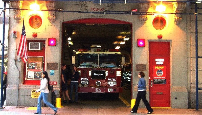 Fire station entrance - scaffold frame.JPG