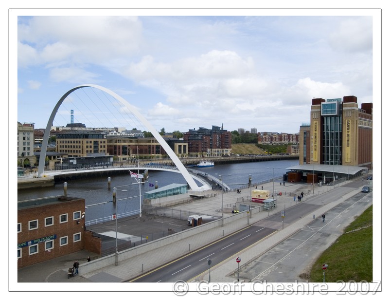 Gateshead Millennium Bridge & Baltic arts center