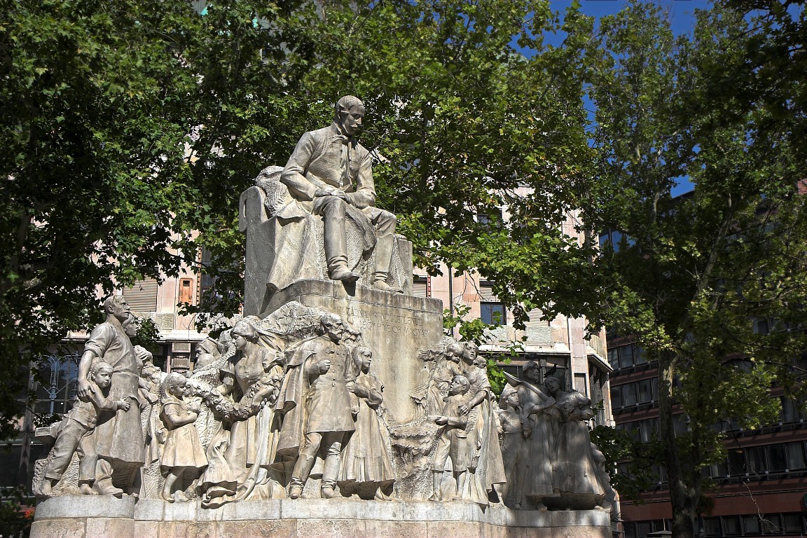 Vrsmarty Square
