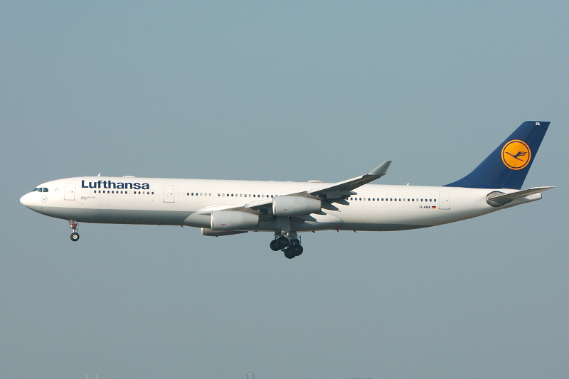 Lufthansa   Airbus A340-300   D-AIFA