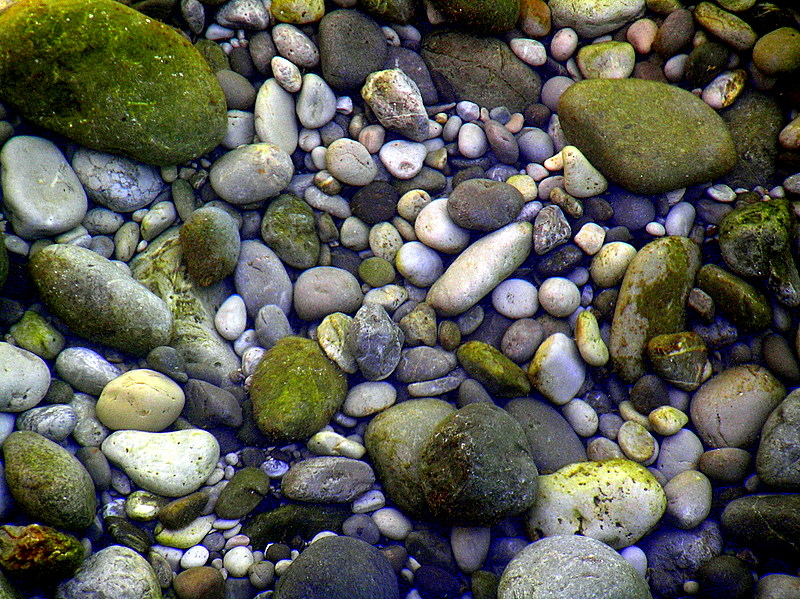 amal beach3 stones.JPG