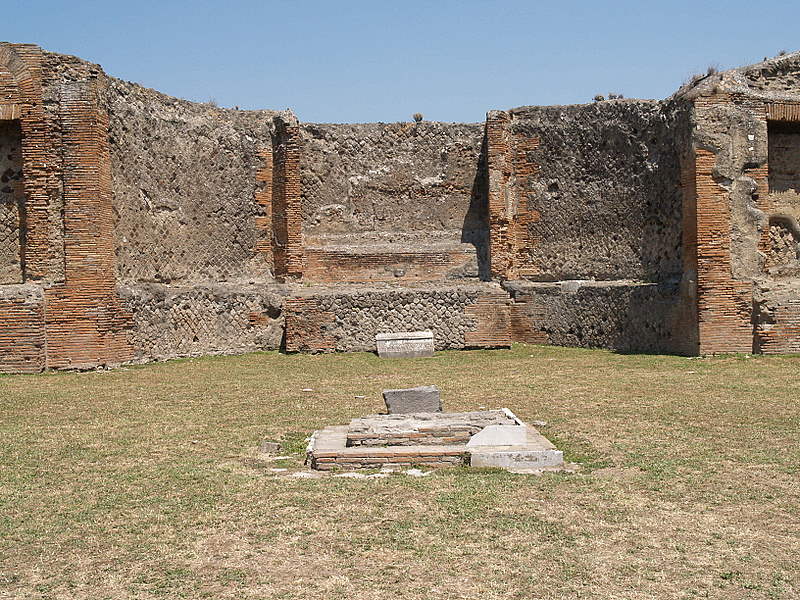 pom walled area.JPG