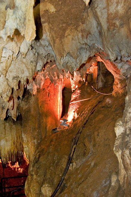  Quri Qaleh ( Ghoori Ghaleh ) Cave