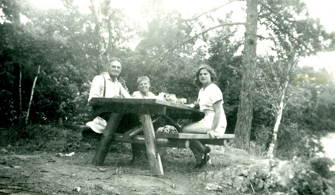 Alfred, Bert & Marian McDonald in park near Ivy Lea