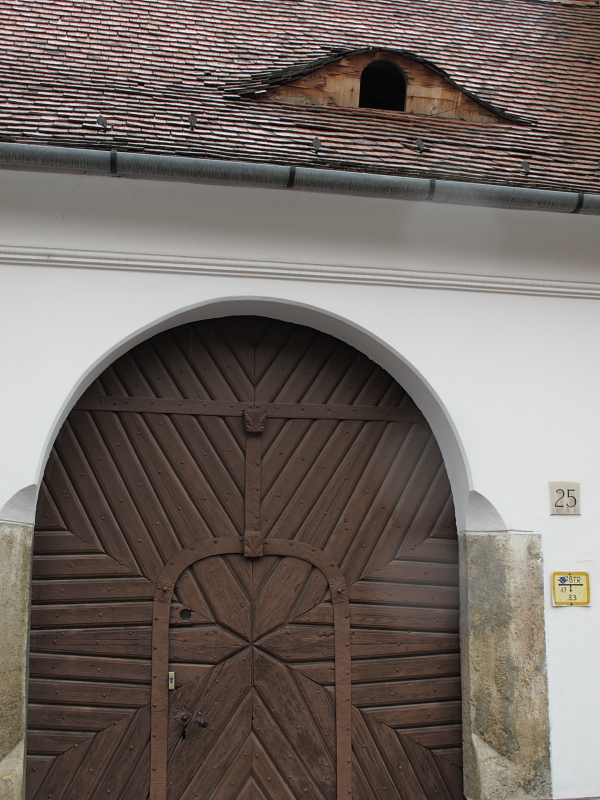 Door and window, Castle district