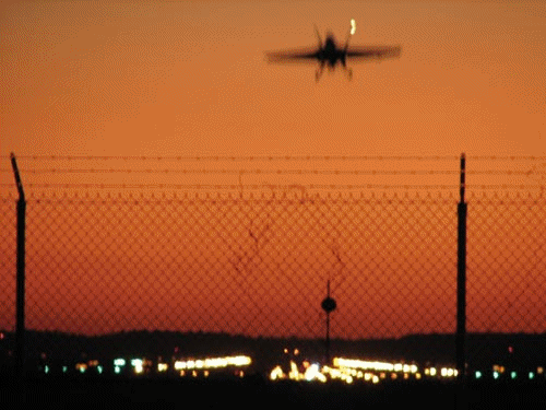 hornet landing.gif