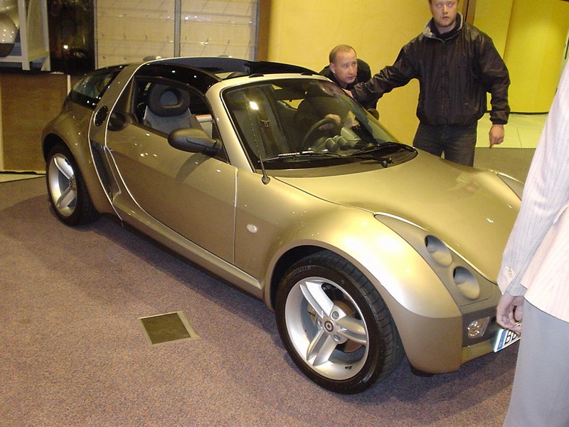 Roadster Presentation by DaimlerChrysler UK, May 2003