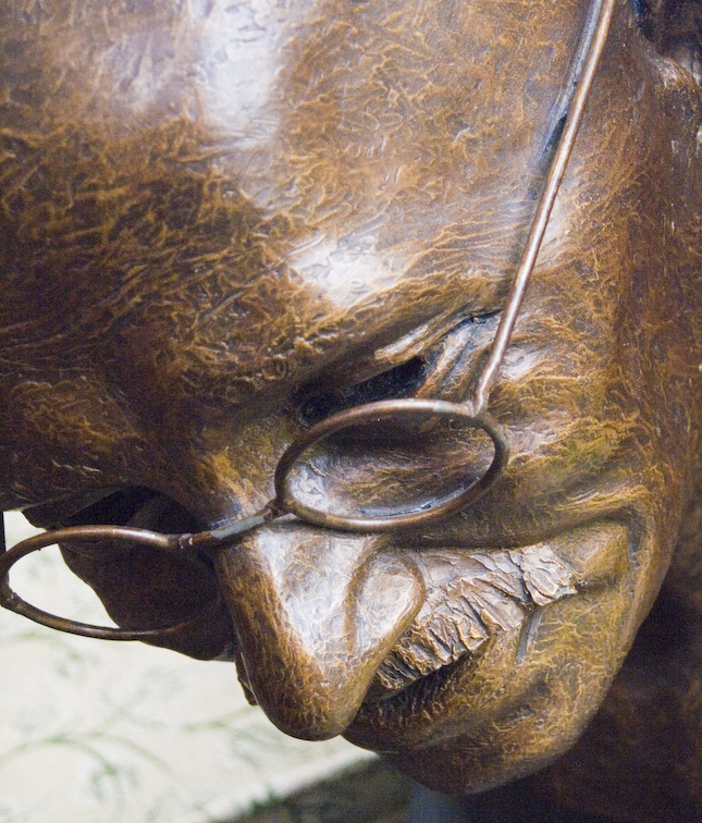 <B>Ghandi</B> <BR><FONT SIZE=2>Cambridge, Massachusettes, April 2007</FONT>