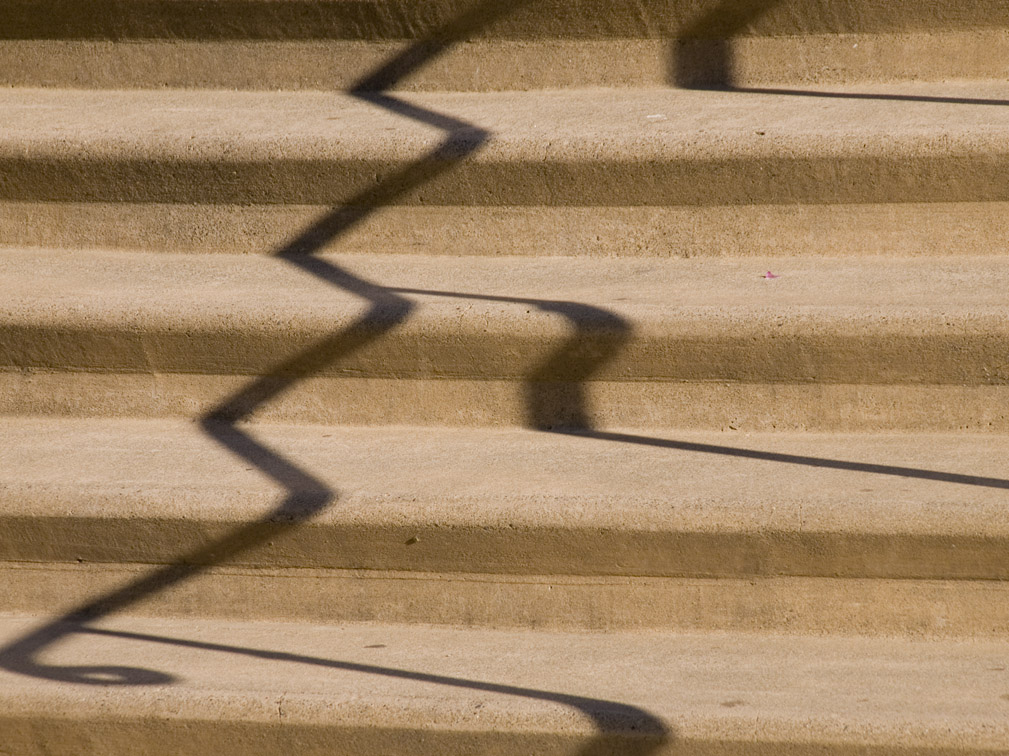 <B>Shadow Path</B> <BR><FONT SIZE=2>Petaluma, Californian, June 2007</FONT>