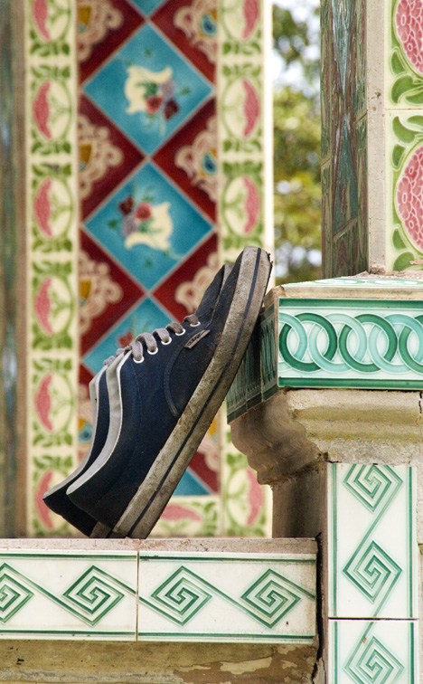 <B>Shoes</B> <BR><FONT SIZE=2>Chiefs House, Malaysia September 2007</FONT>