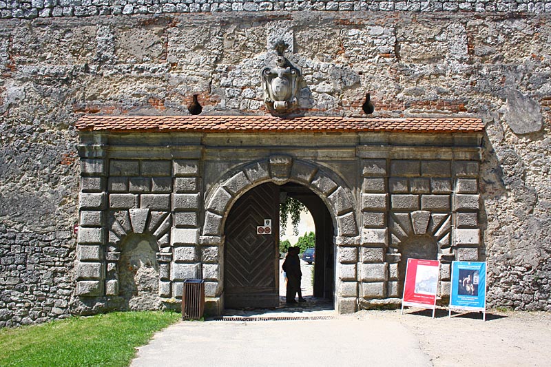 Pieskowa Skala Castle - Entrance
