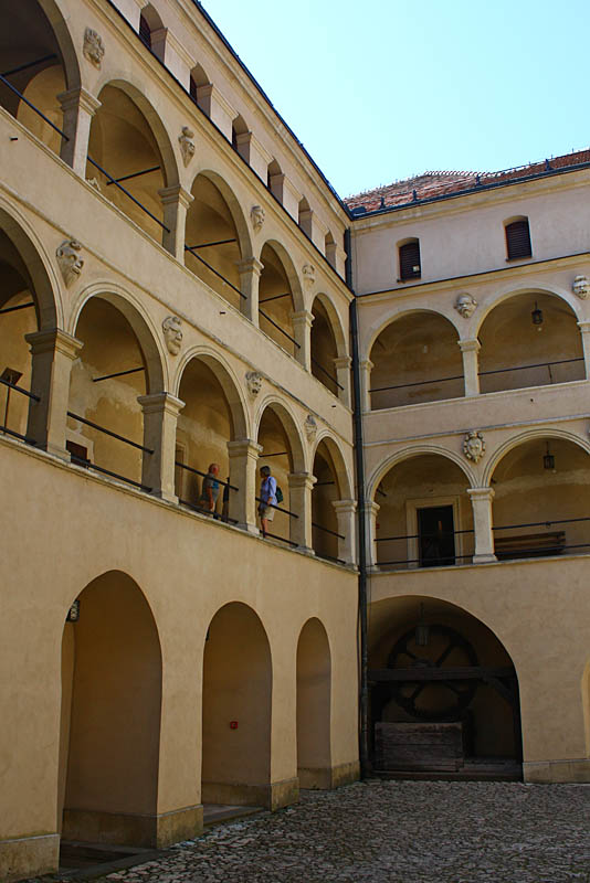 Pieskowa Skala Castle