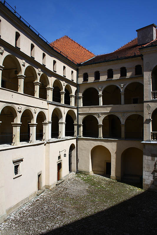 Pieskowa Skala Castle