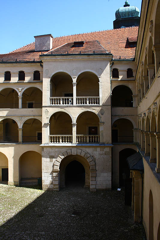 Pieskowa Skala Castle