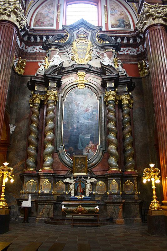 Collegiate Parish Church of St. Stanislaus - Interior