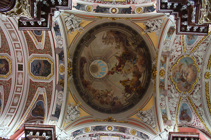 Collegiate Parish Church of St. Stanislaus - Interior