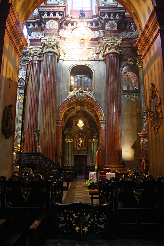 Collegiate Parish Church of St. Stanislaus - Interior