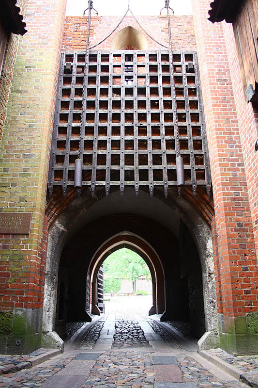 Gate