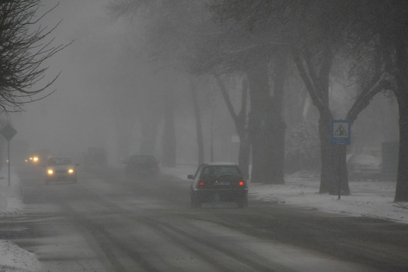 Spring roads - Good Friday - intensive snow falling