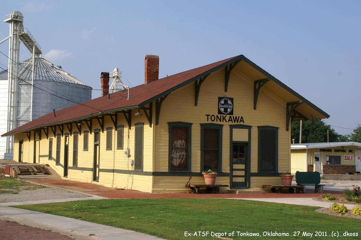 Tonkawa Depot 001.jpg