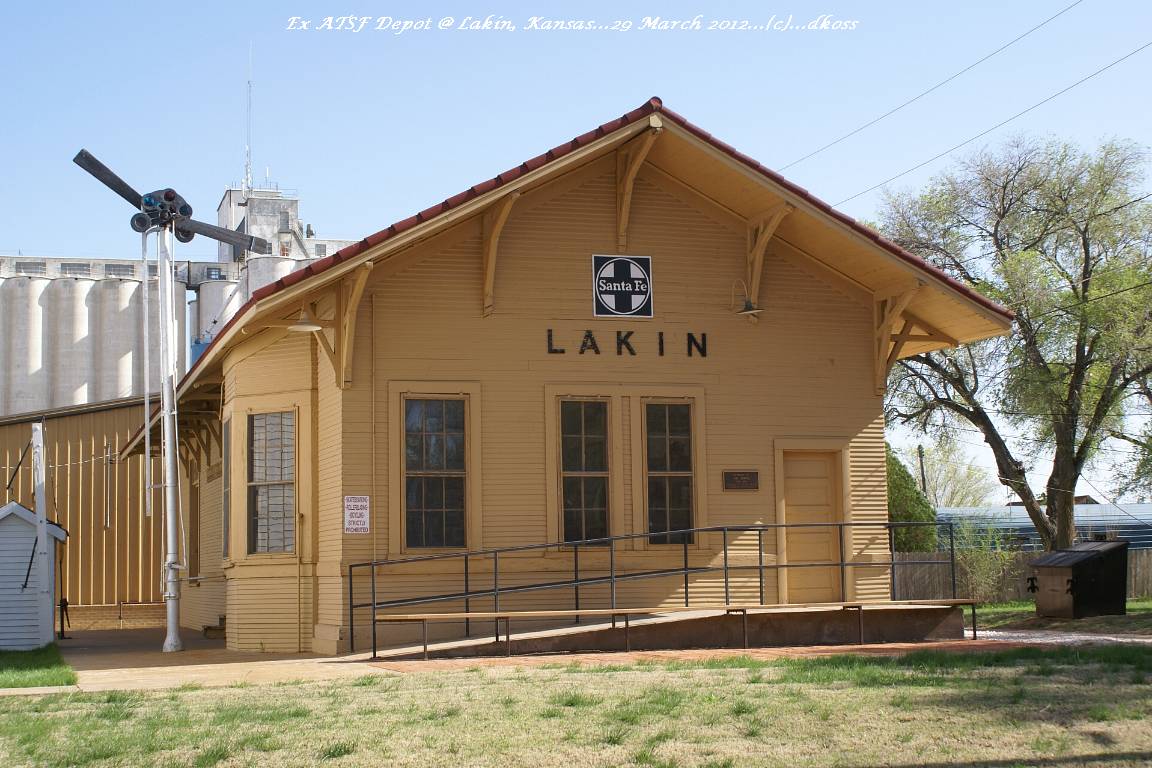Ex- ATSF Depot  Lakin KS 001.jpg