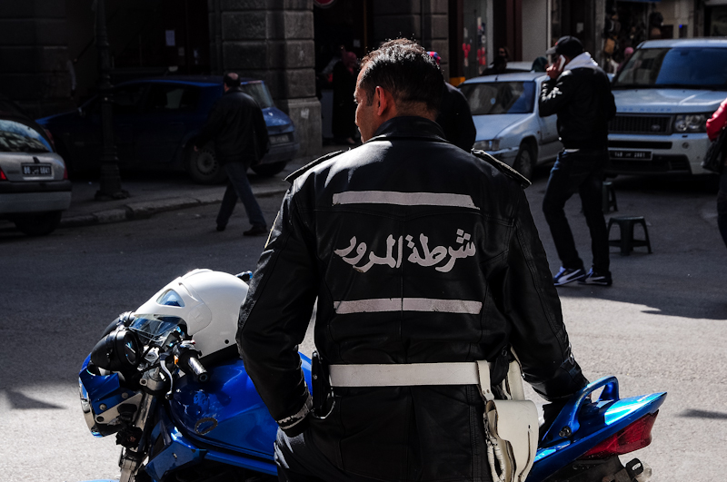 Watching, Tunis