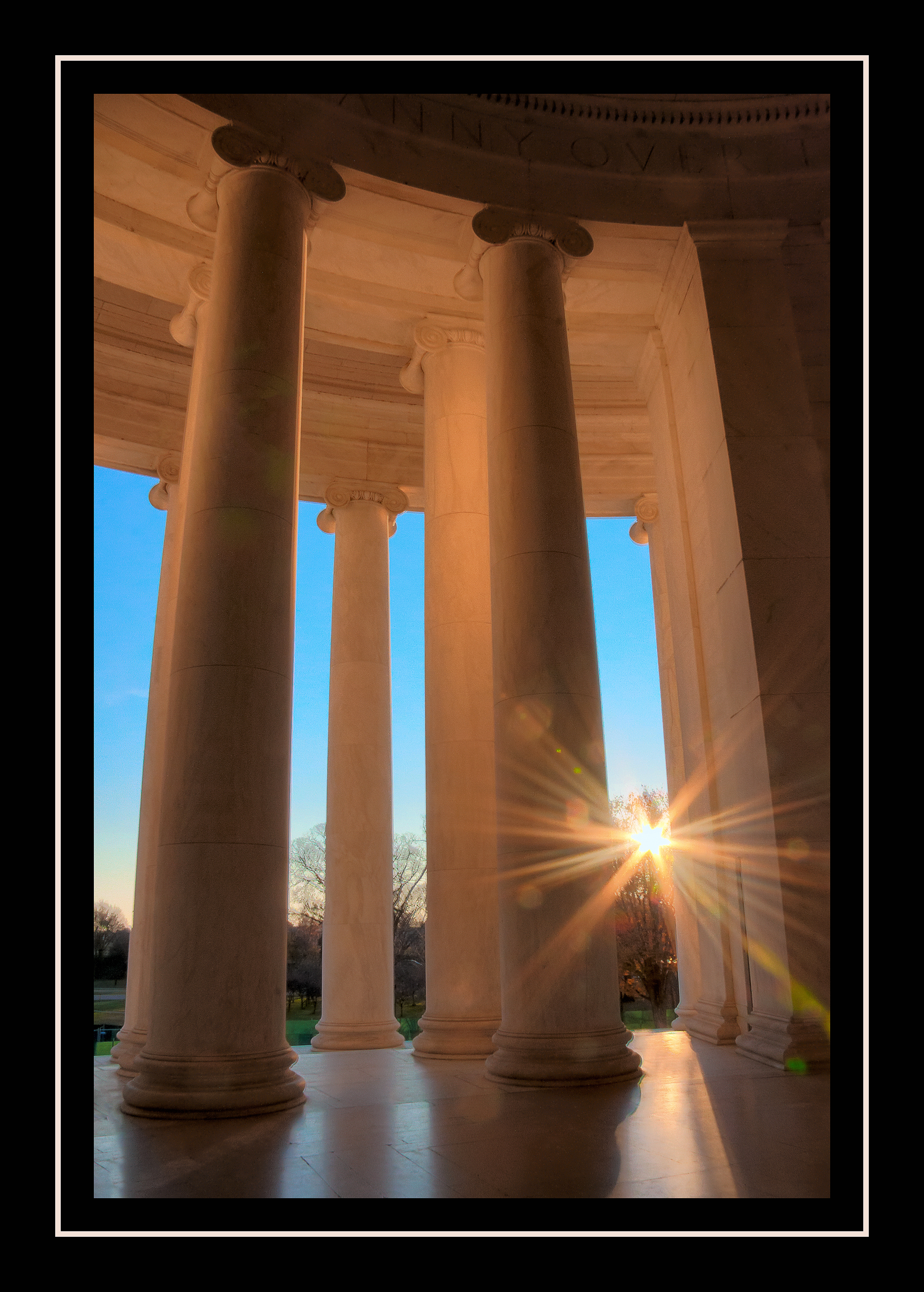 Rising sun at the Jefferson Memorial