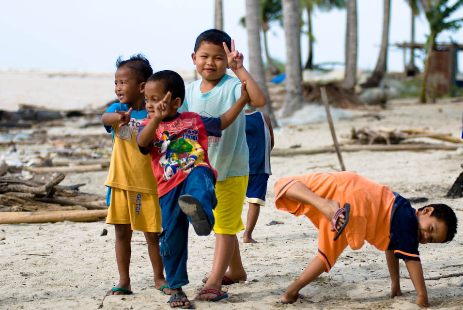 Our companions along the beach show some moves