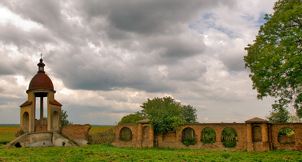 Belz Castle Walls