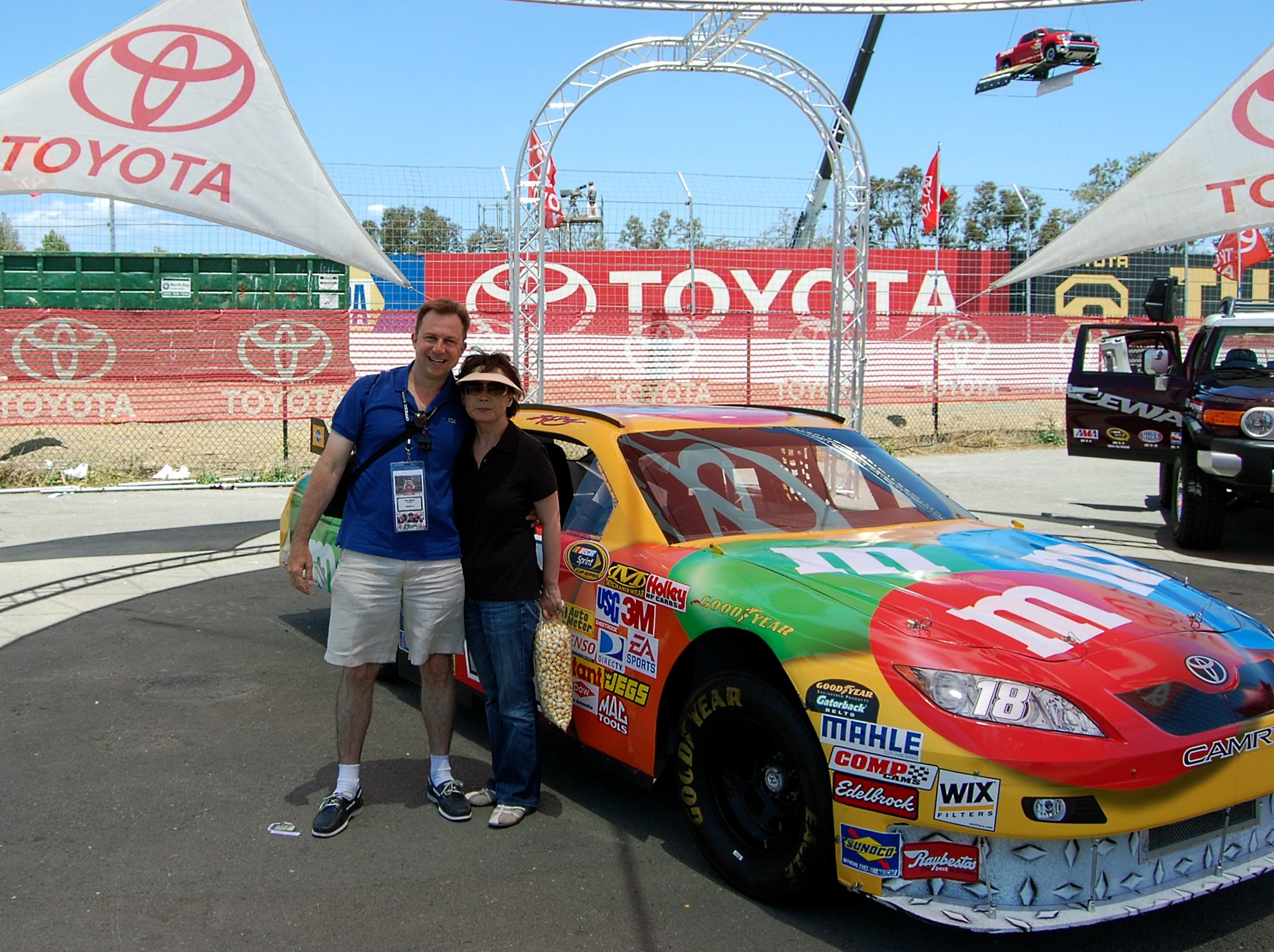 Toyota NASCAR Kyle Busch 18