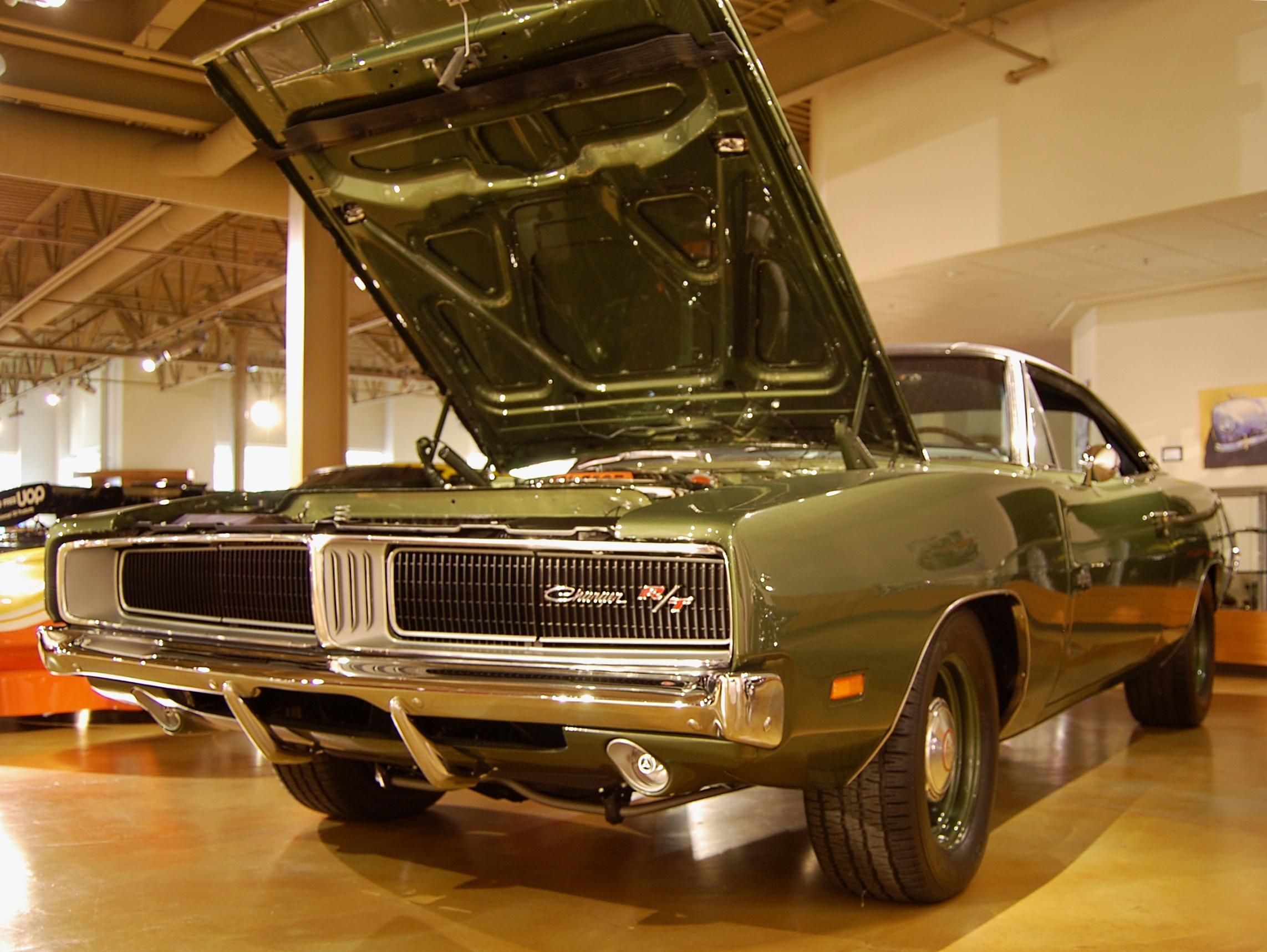1969 426 Hemi Dodge Charger R/T 4-spd