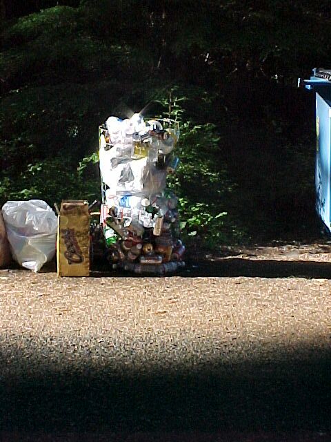 This aint our junk. Some party last night.
