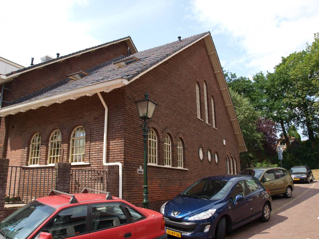 Ned Geref Kerk Kampen Rhenen, geref kerk in Ned 1, 2010.jpg photo - Pijk Kuipéri photos at