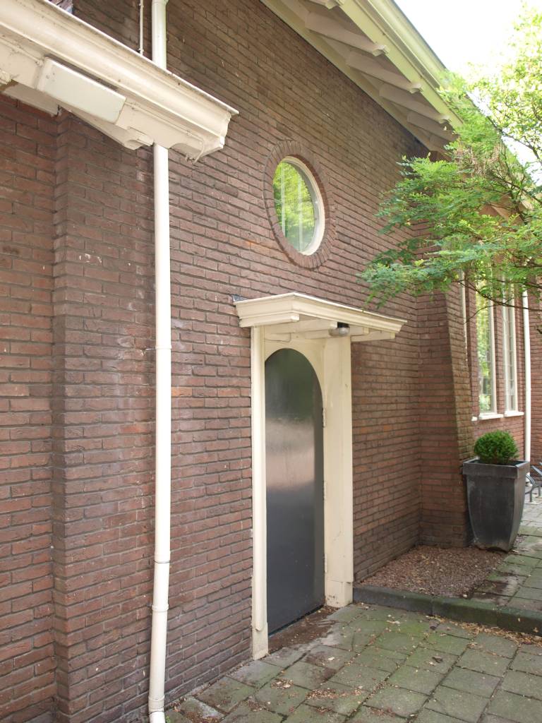Rhenen, geref kerk in Ned 3, 2010.jpg