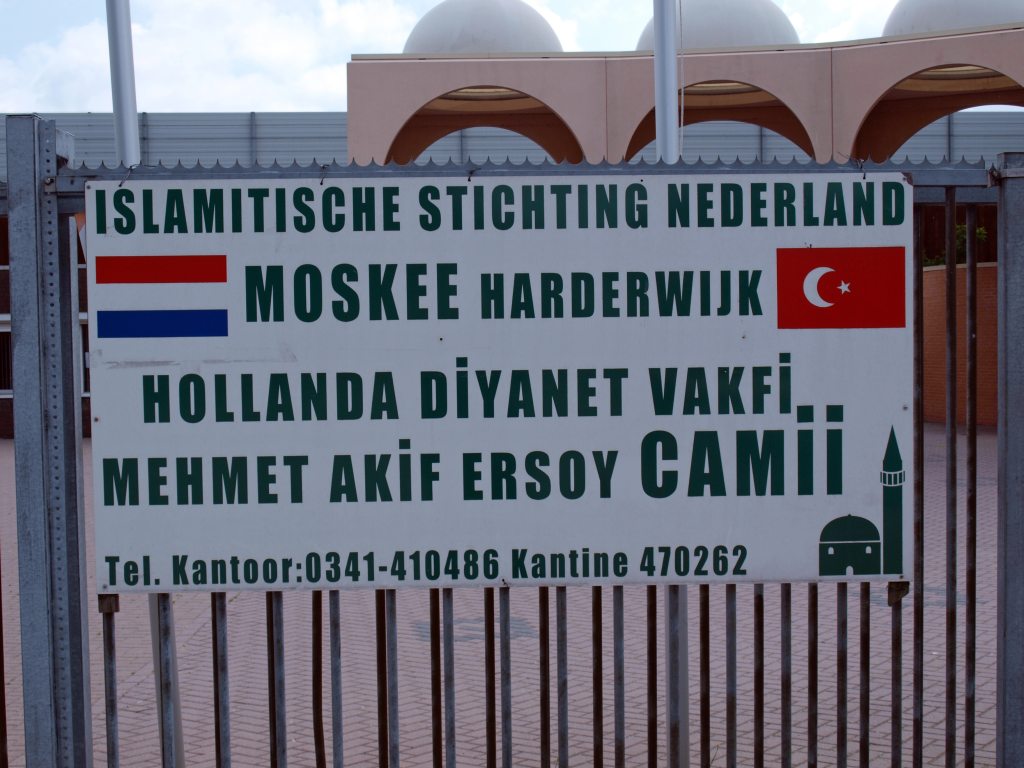 Harderwijk, moskee Turks 16, 2012.jpg